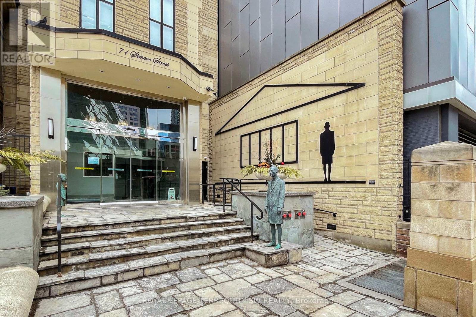 2001 - 71 SIMCOE STREET - Photo 2 of 27, Toronto (Bay Street Corridor), Ontario