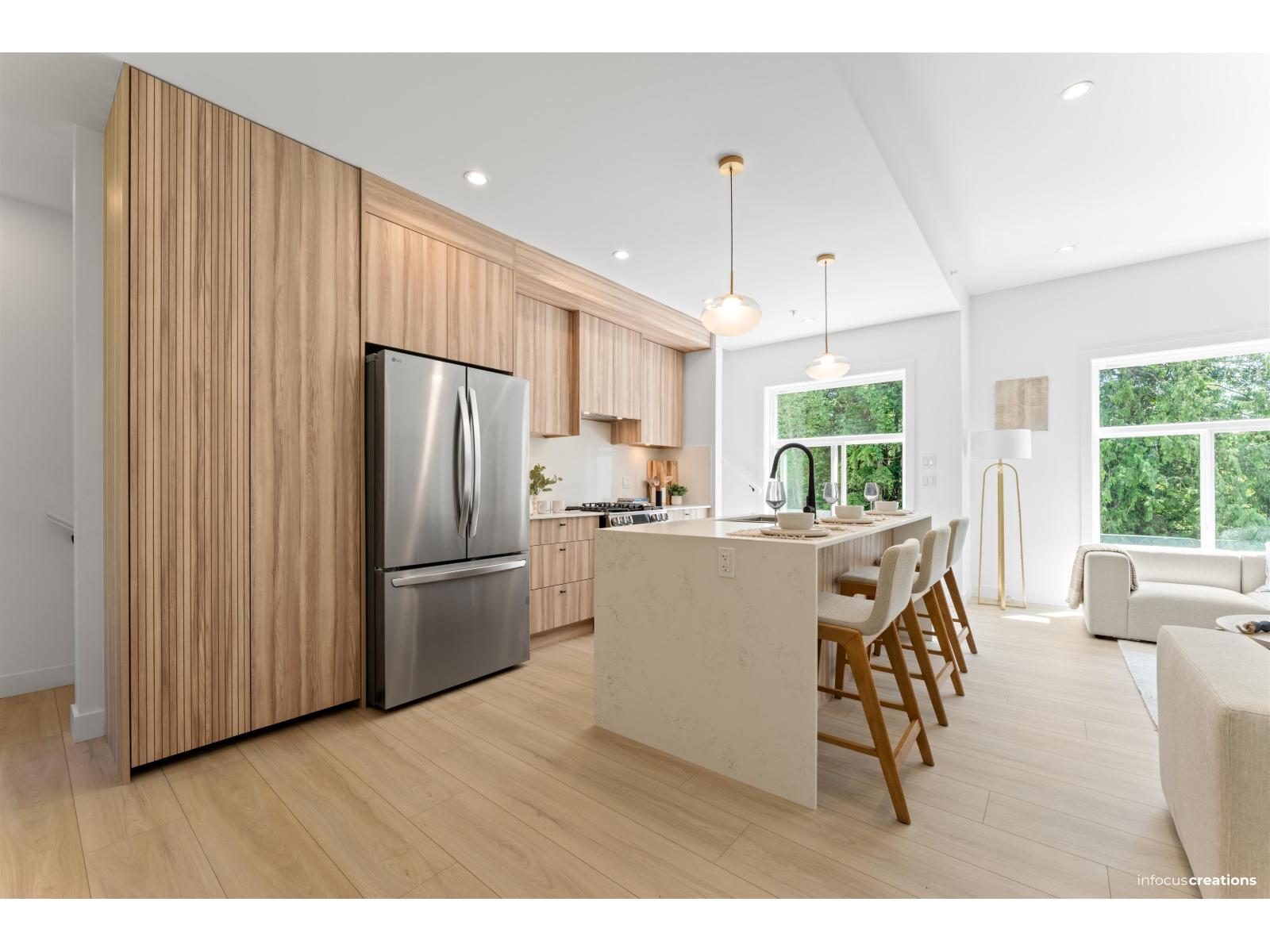 8 8924 CEDAR STREET, Mission