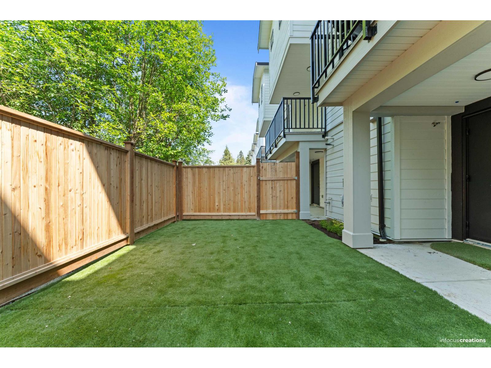 8 8924 CEDAR STREET, Mission