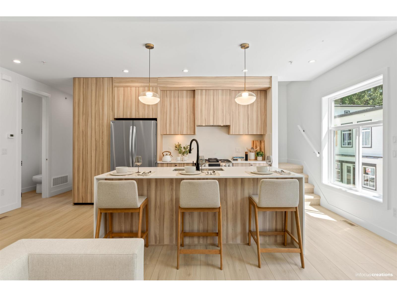 8 8924 CEDAR STREET, Mission