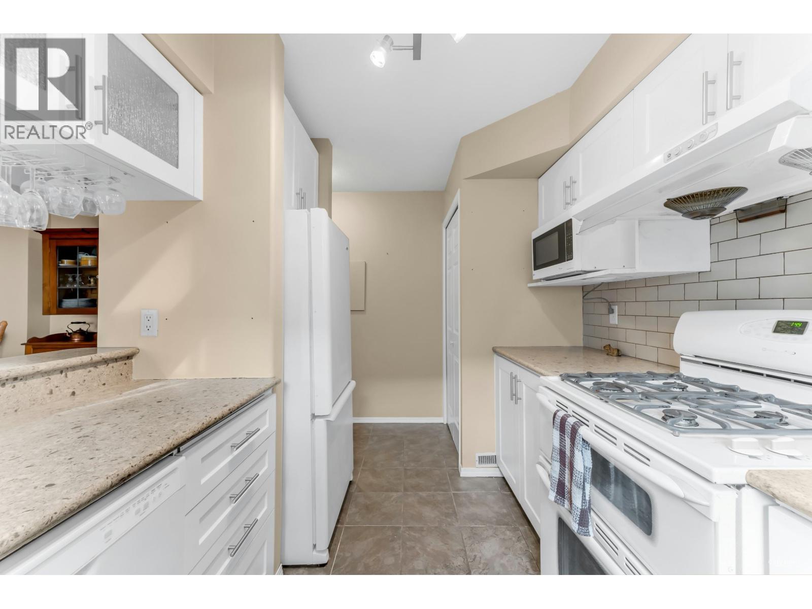 #8-4890 48 Avenue, Delta