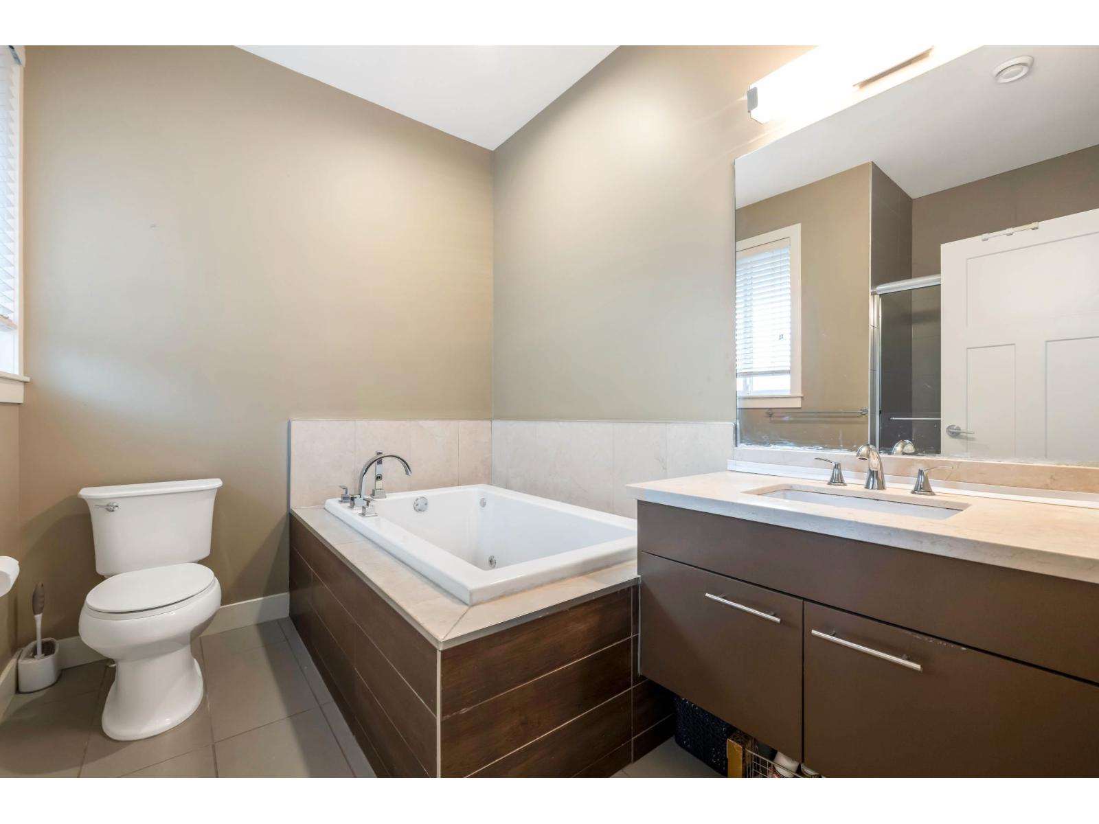 10 15977 26 AVENUE, Surrey