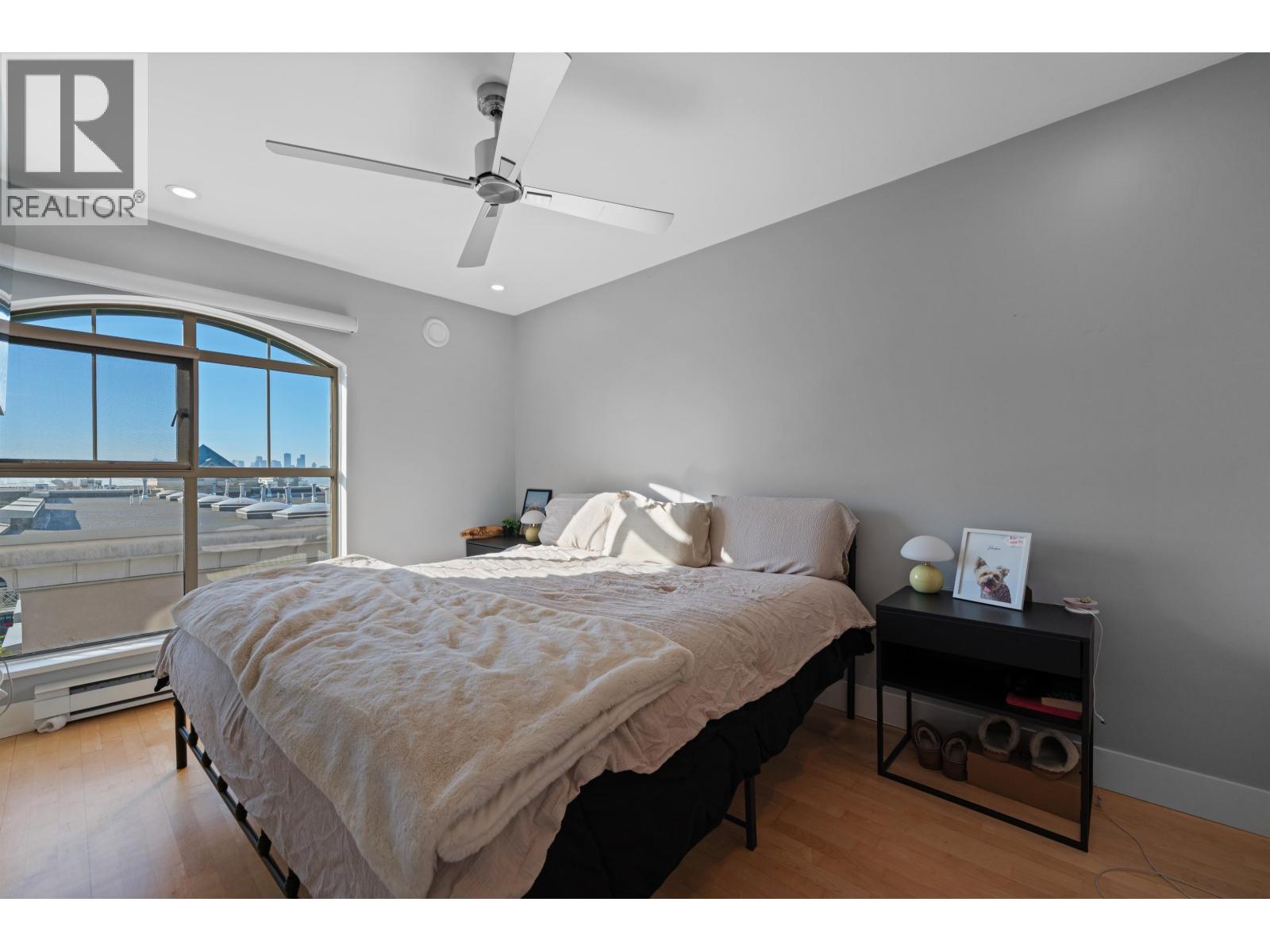 414 332 LONSDALE AVENUE, North Vancouver