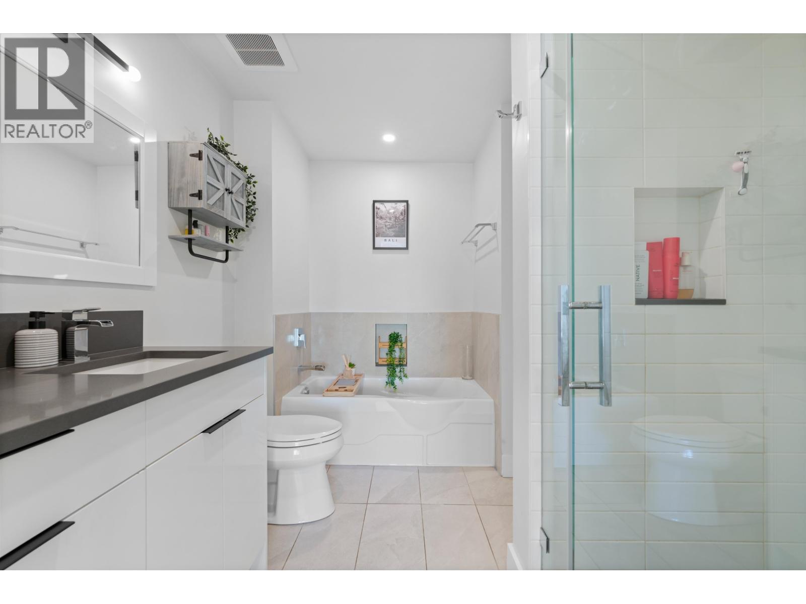 414 332 LONSDALE AVENUE, North Vancouver