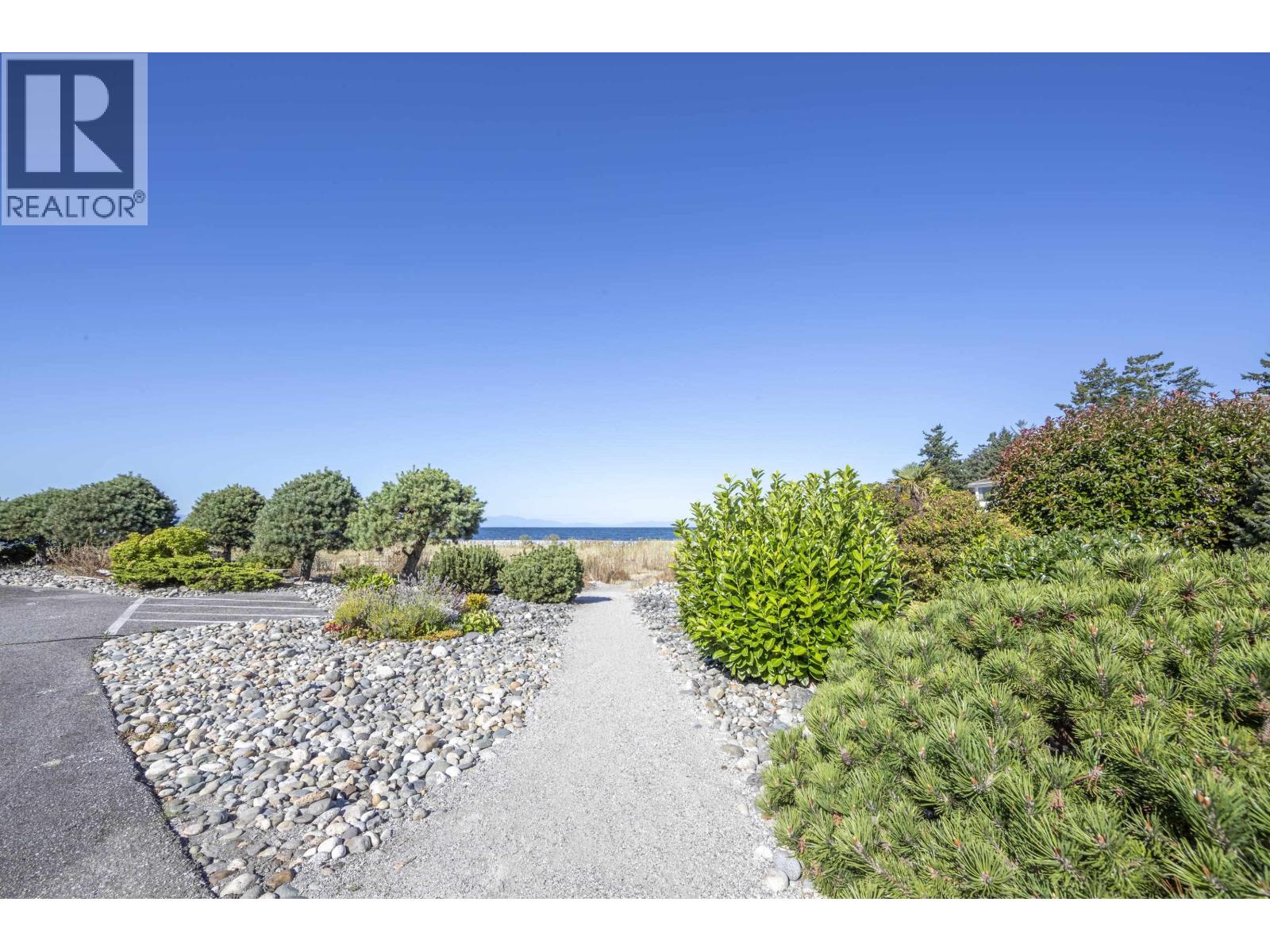 226 1585 FIELD ROAD, Sechelt