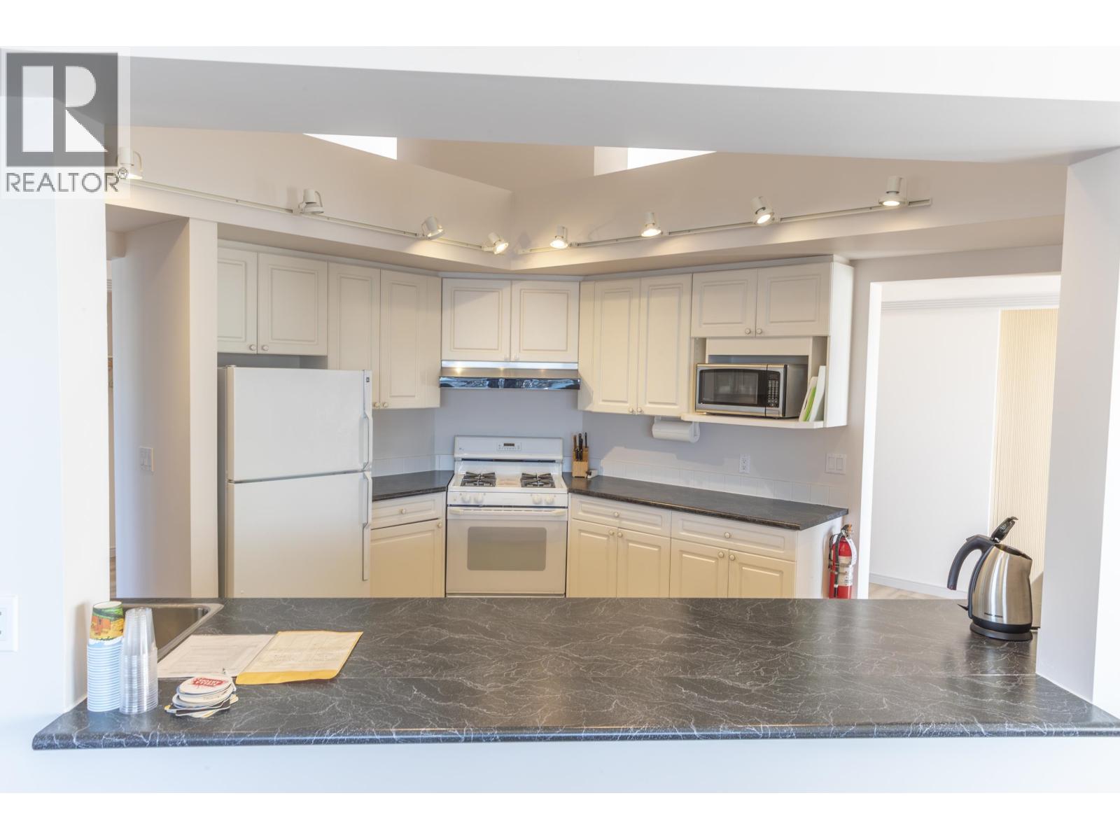 226 1585 FIELD ROAD, Sechelt