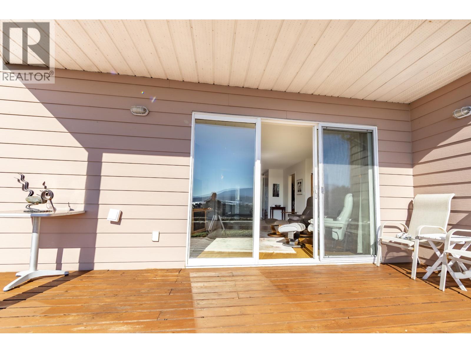 226 1585 FIELD ROAD, Sechelt