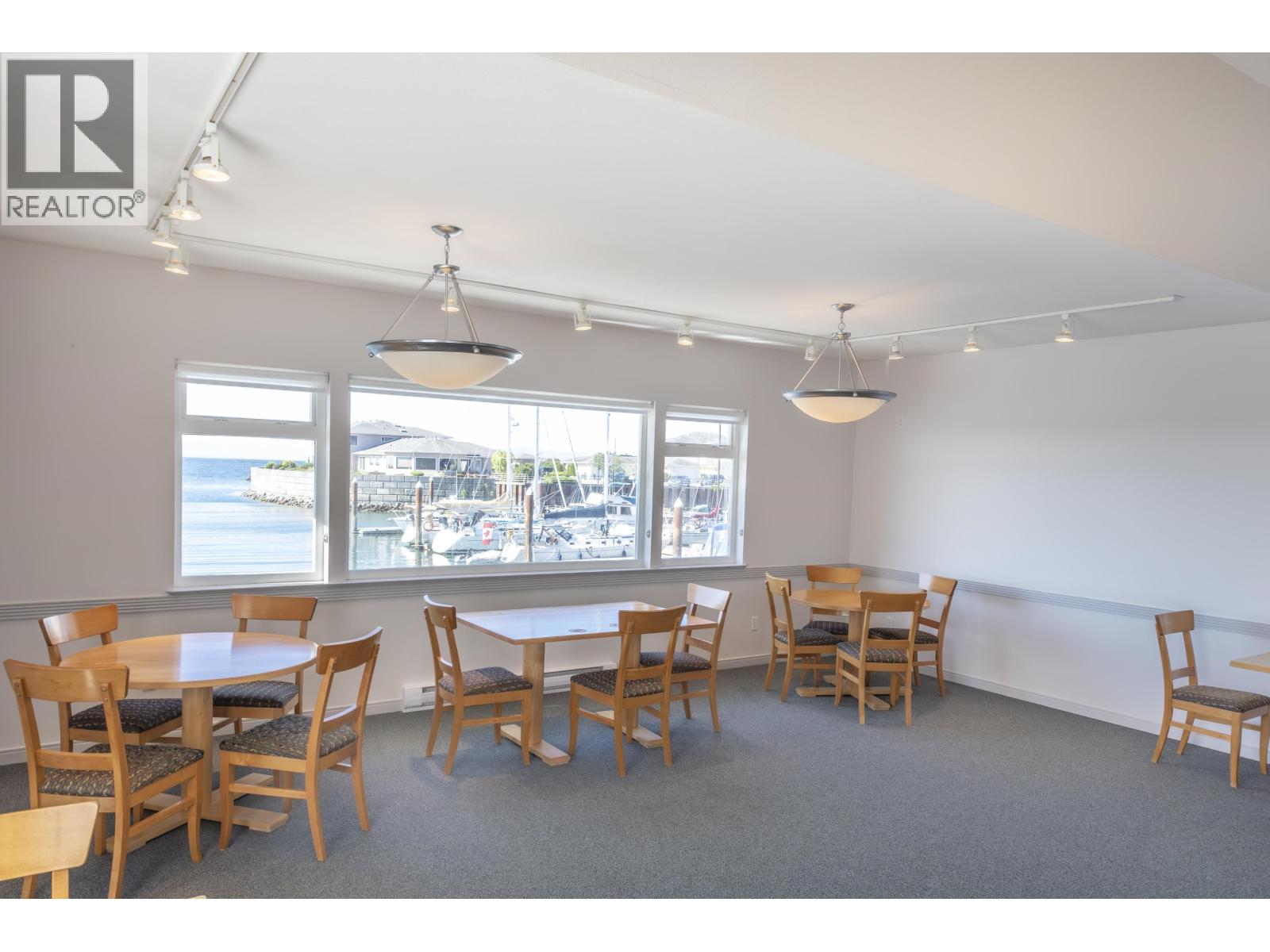 226 1585 FIELD ROAD, Sechelt