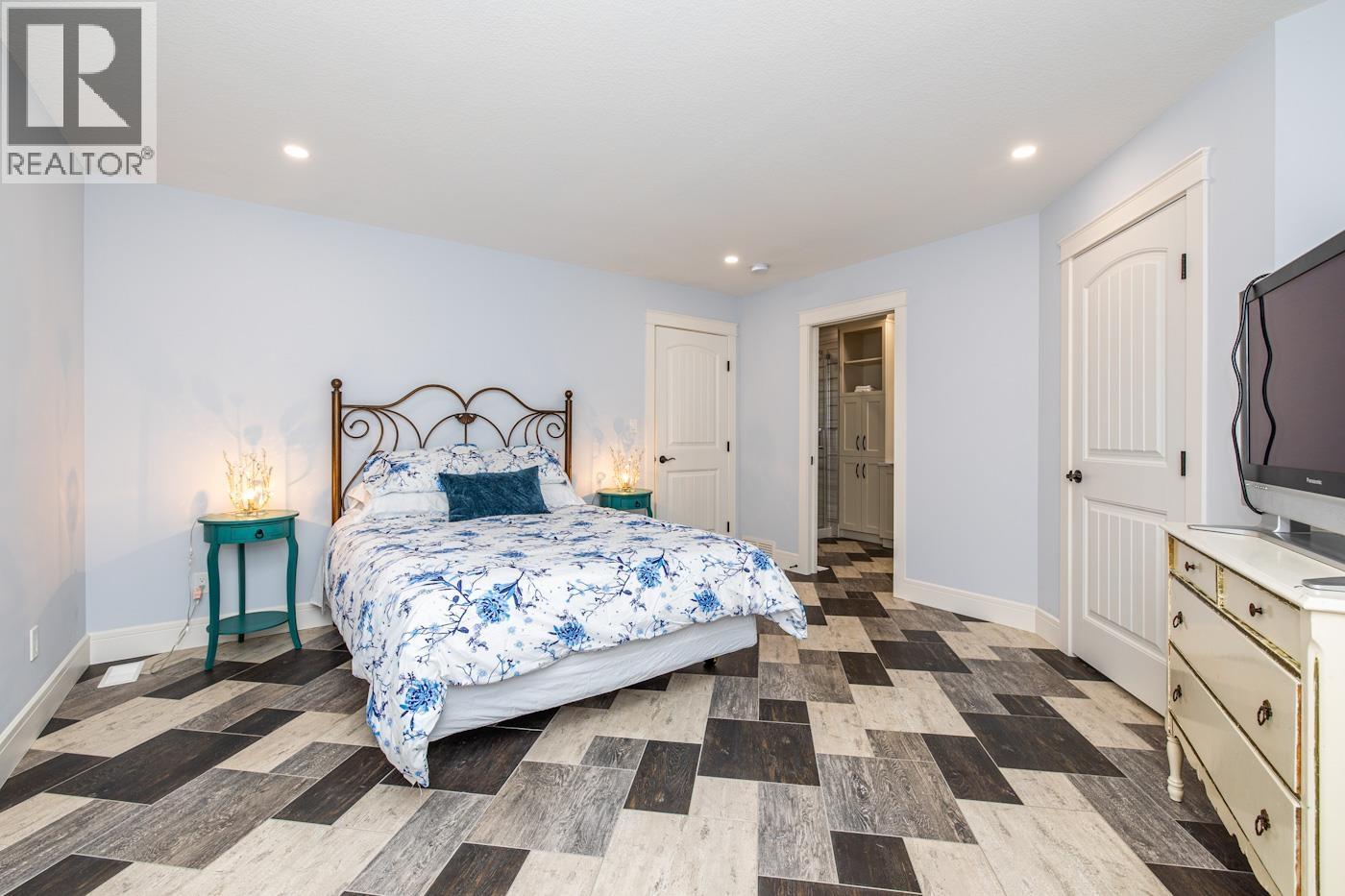 246 BURDEN STREET, Prince George