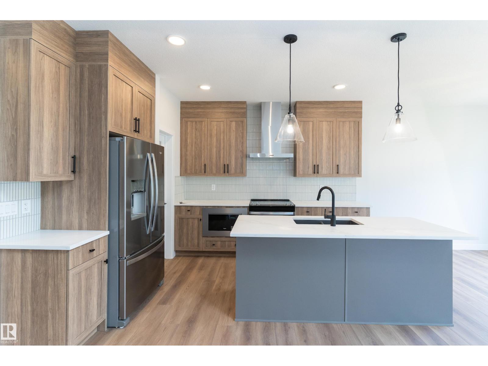 3026 DIXON LD SW - Photo 2 of 17, Edmonton, Alberta