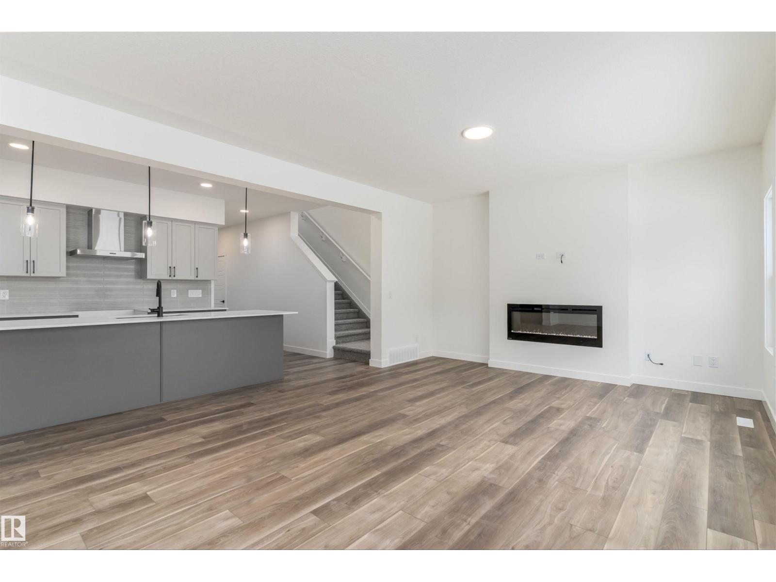 1 EMPRESS WY, Spruce Grove