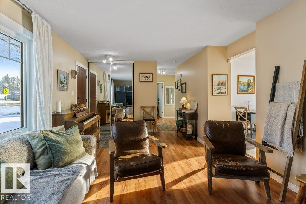 36 SUNSET BLVD, St. Albert