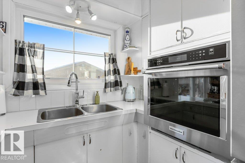 36 SUNSET BLVD, St. Albert