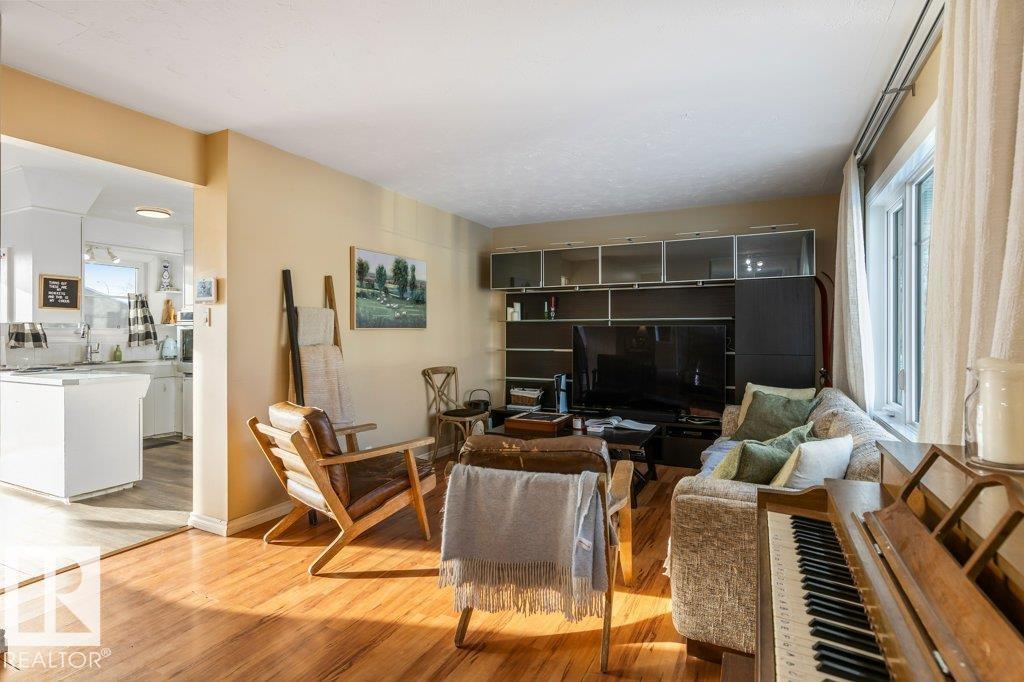 36 SUNSET BLVD, St. Albert