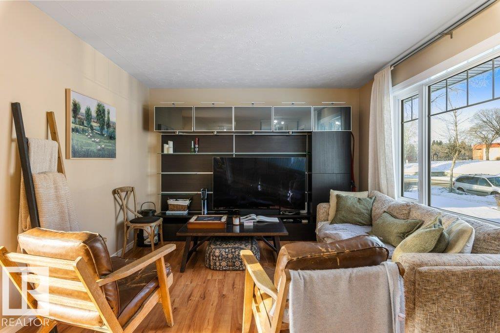 36 SUNSET BLVD, St. Albert