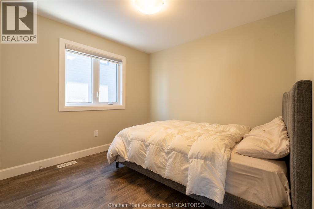 21 BAFFIN WAY - 13