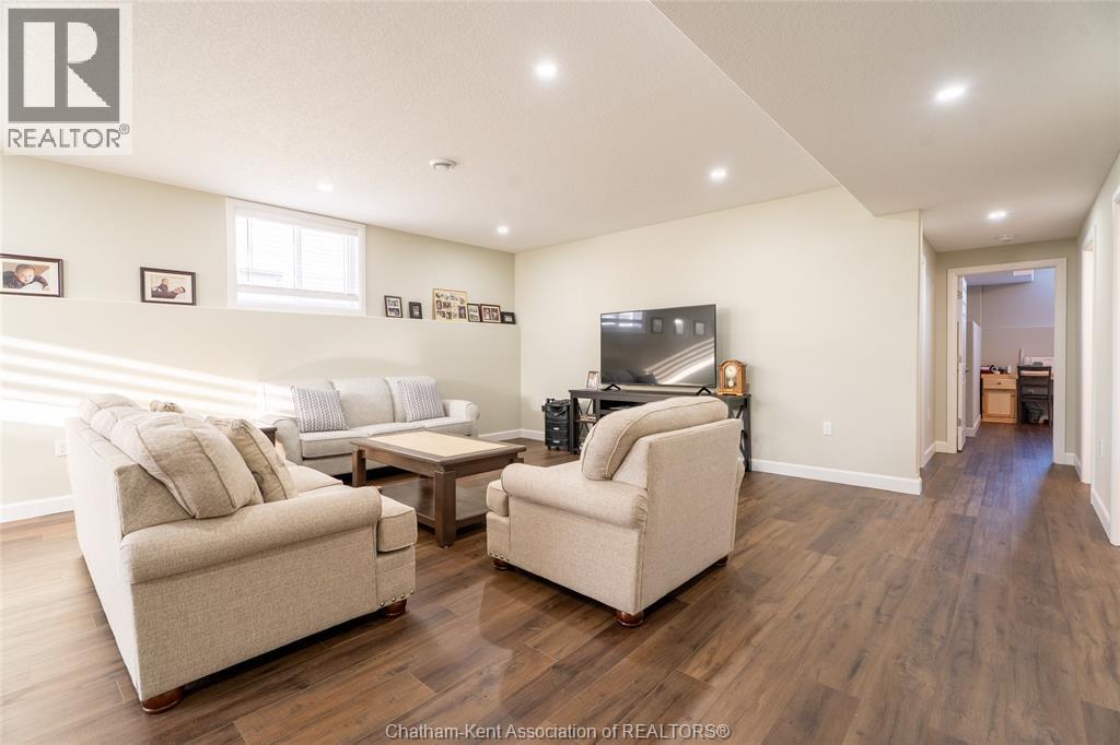 21 BAFFIN WAY - 30