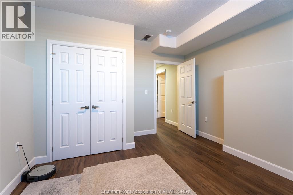 21 BAFFIN WAY - 40
