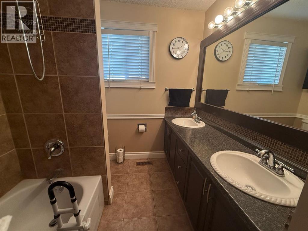 144 Beaconwood Place, Fort McMurray