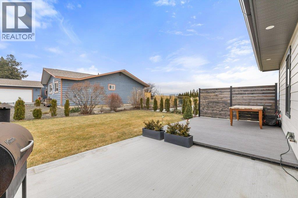 714 Lake Court, West Kelowna
