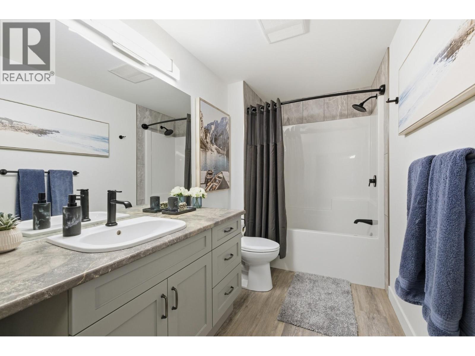 714 Lake Court, West Kelowna