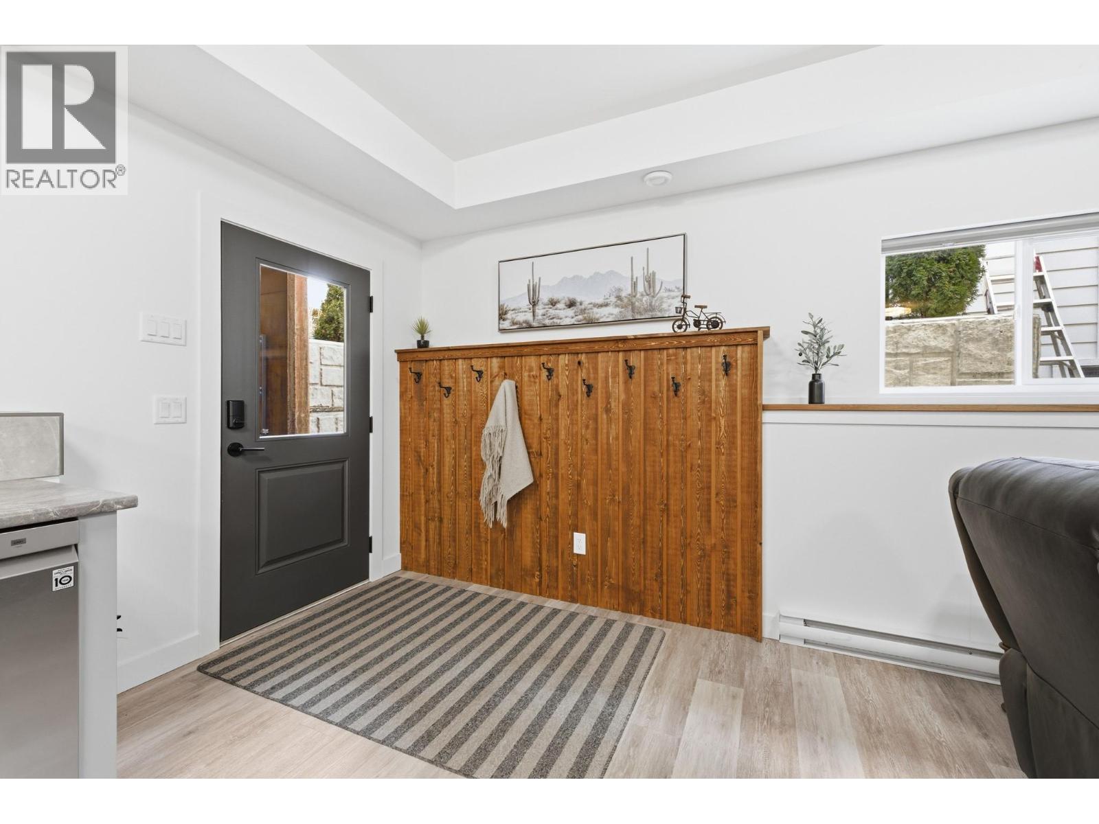 714 Lake Court, West Kelowna