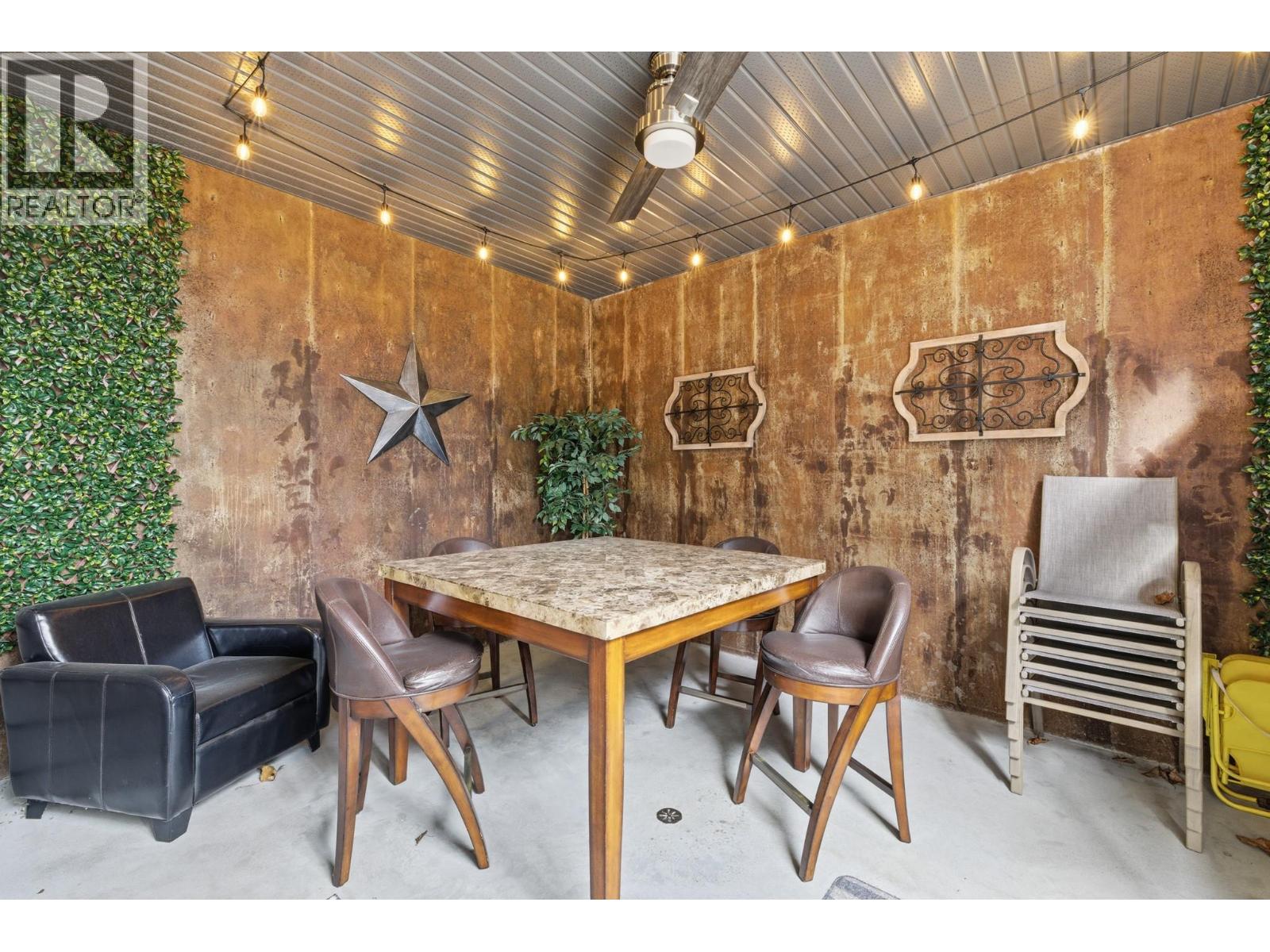 714 Lake Court, West Kelowna