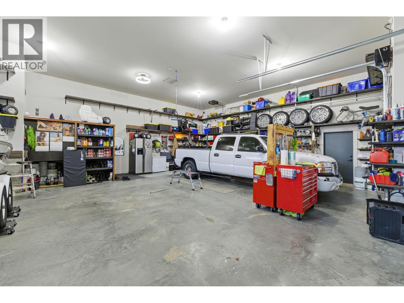 714 Lake Court, West Kelowna