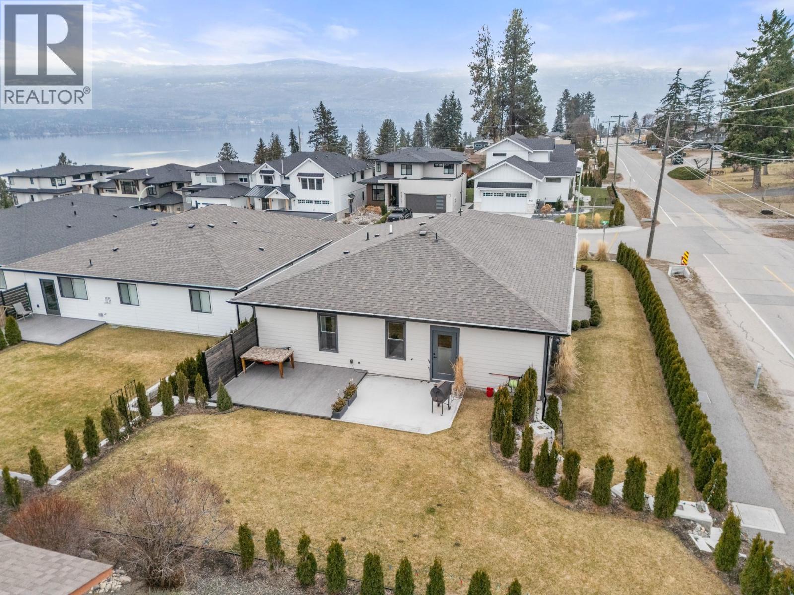 714 Lake Court, West Kelowna