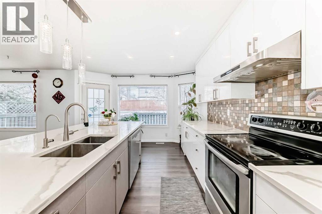 Single Family House for Sale in  Millrise Square SW Millrise Calgary 