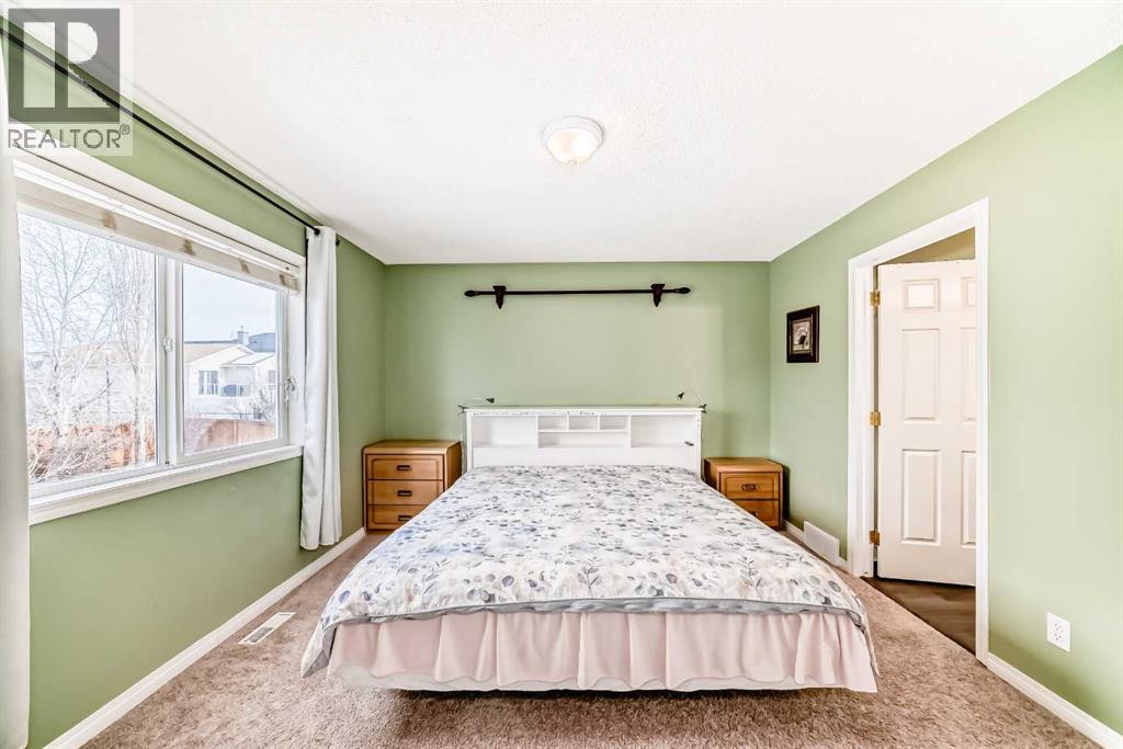 Single Family House for Sale in  Millrise Square SW Millrise Calgary 