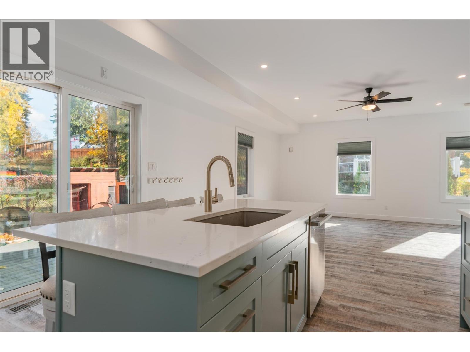 2690 Monte Christo Street, Rossland