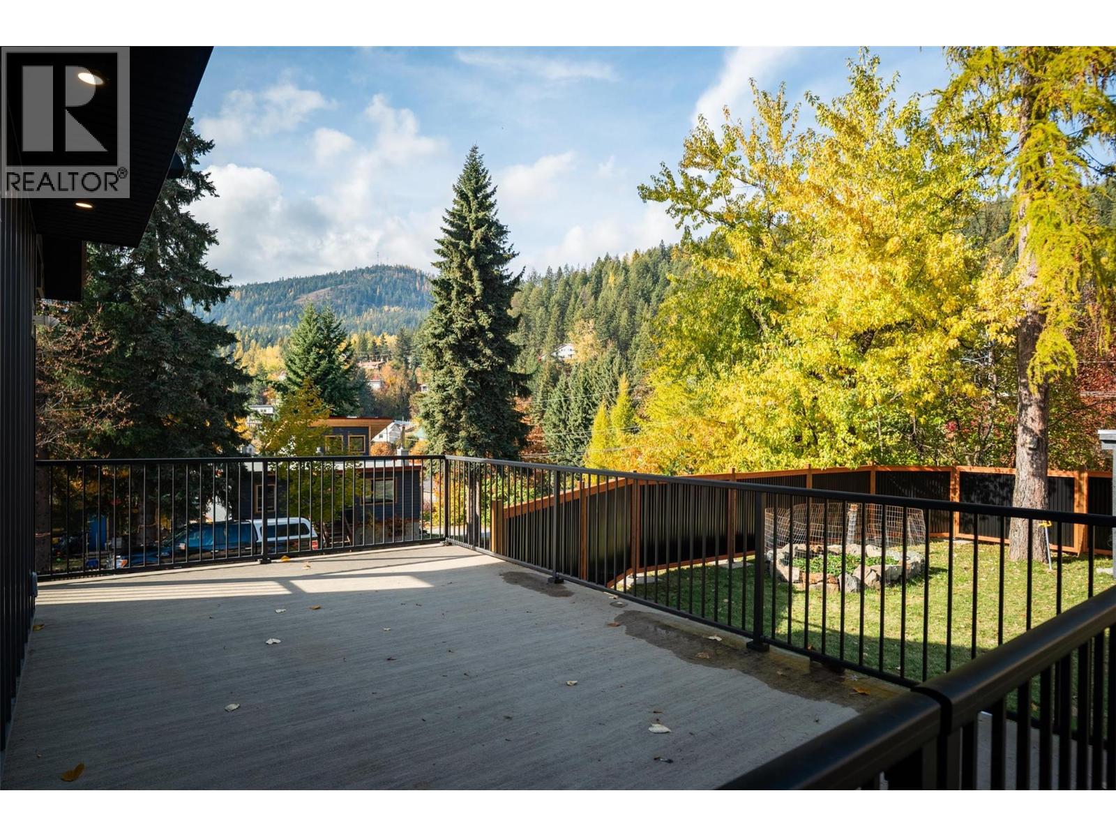 2690 Monte Christo Street, Rossland