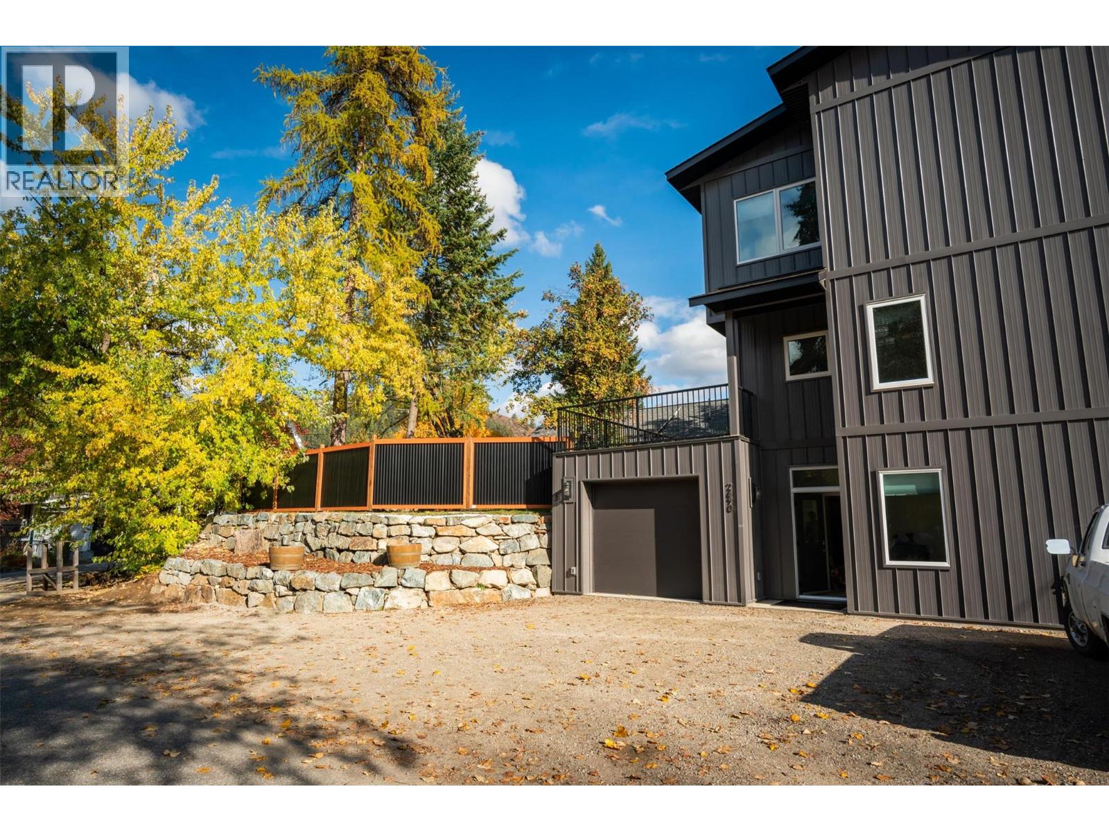 2690 Monte Christo Street, Rossland