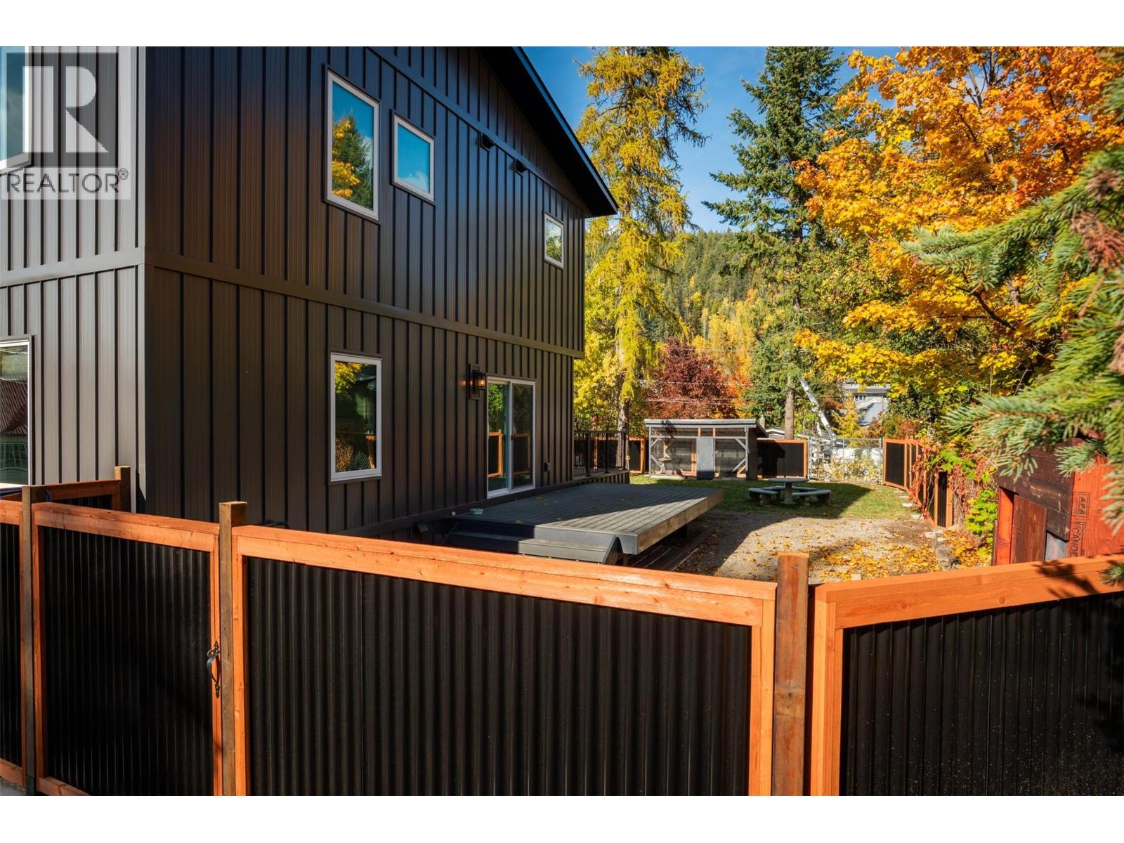 2690 Monte Christo Street, Rossland