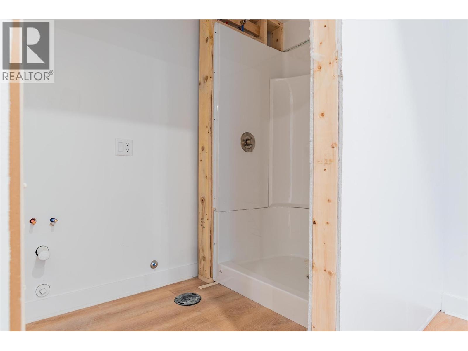 2690 Monte Christo Street, Rossland