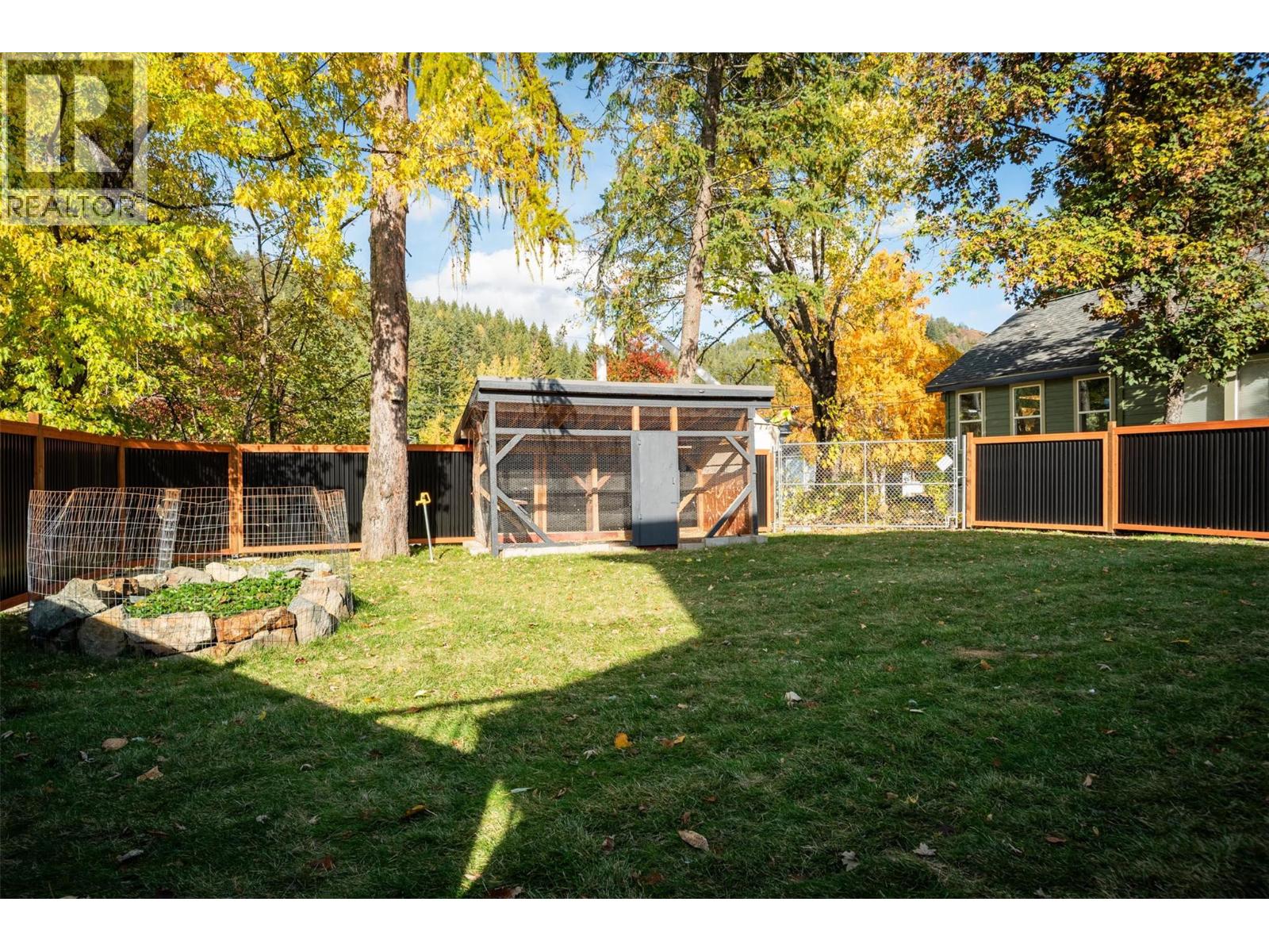 2690 Monte Christo Street, Rossland