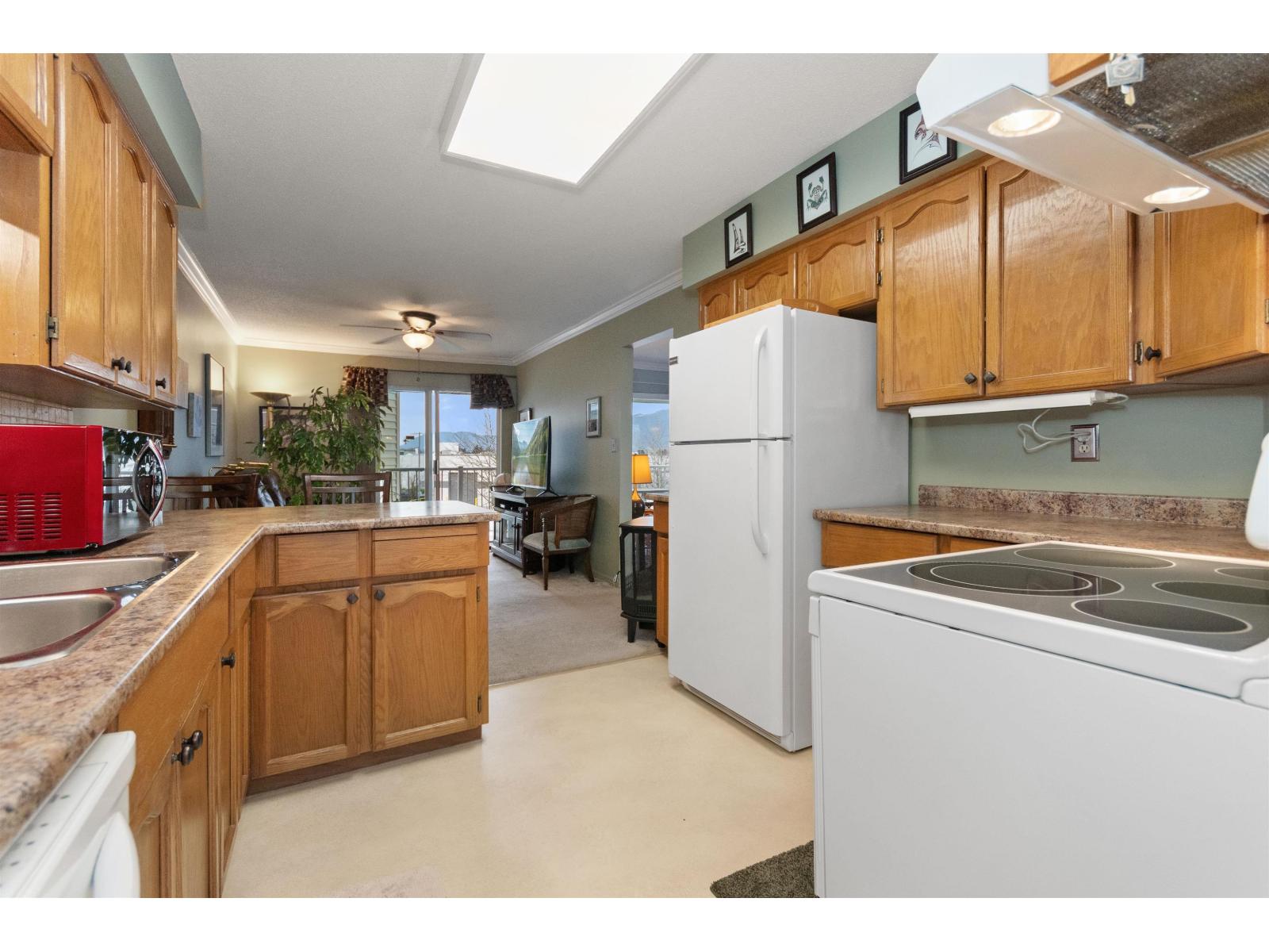 206 8725 ELM DRIVE, Chilliwack Proper South, Chilliwack