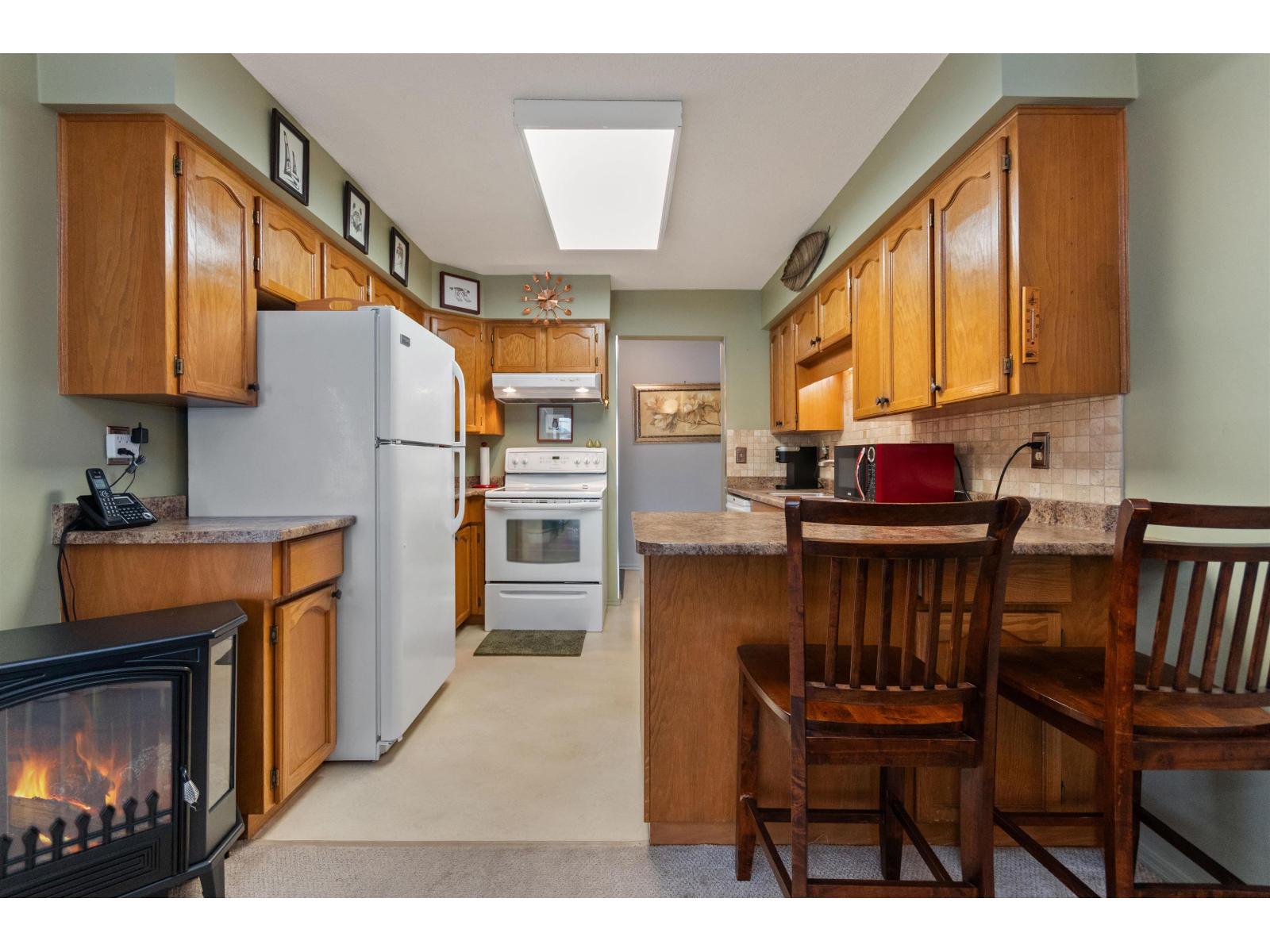 206 8725 ELM DRIVE, Chilliwack Proper South, Chilliwack