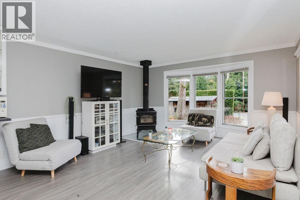 3366 RICHARDS ROAD - Photo 3 of 31, Roberts Creek, British Columbia