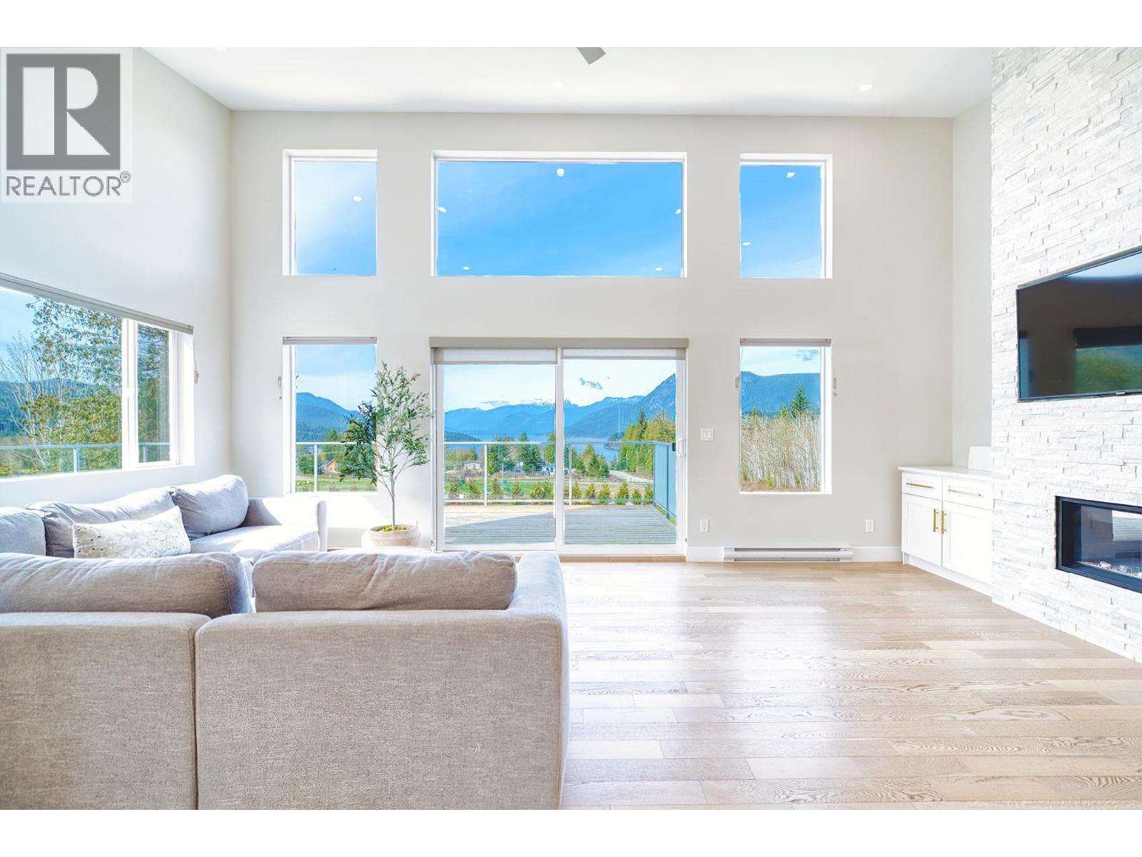 6315 RIMROCK ROAD, Sechelt