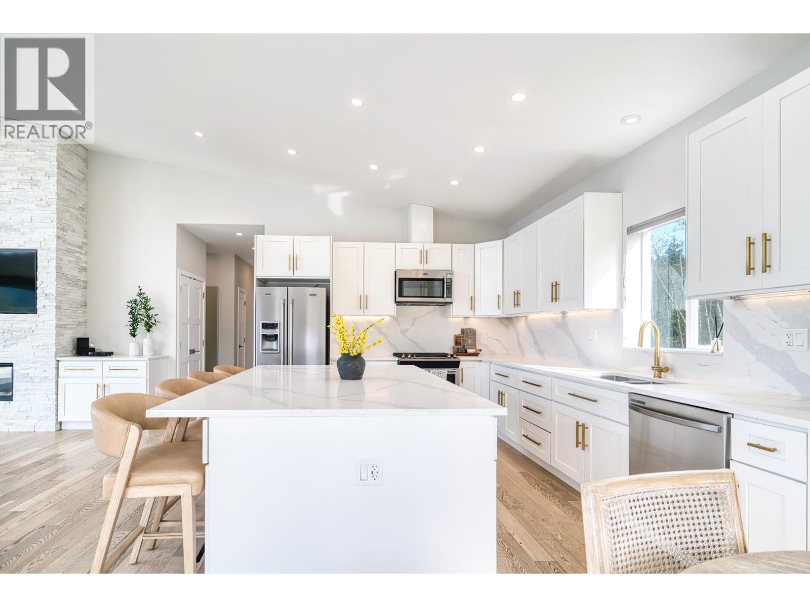 6315 RIMROCK ROAD, Sechelt