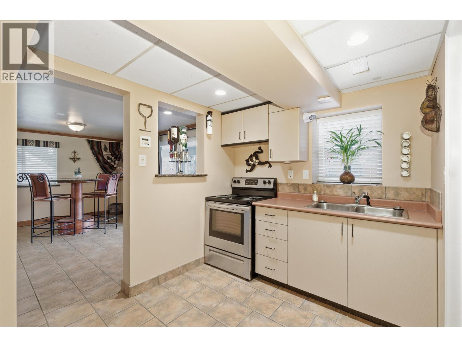 10600 SWINTON Crescent, Richmond