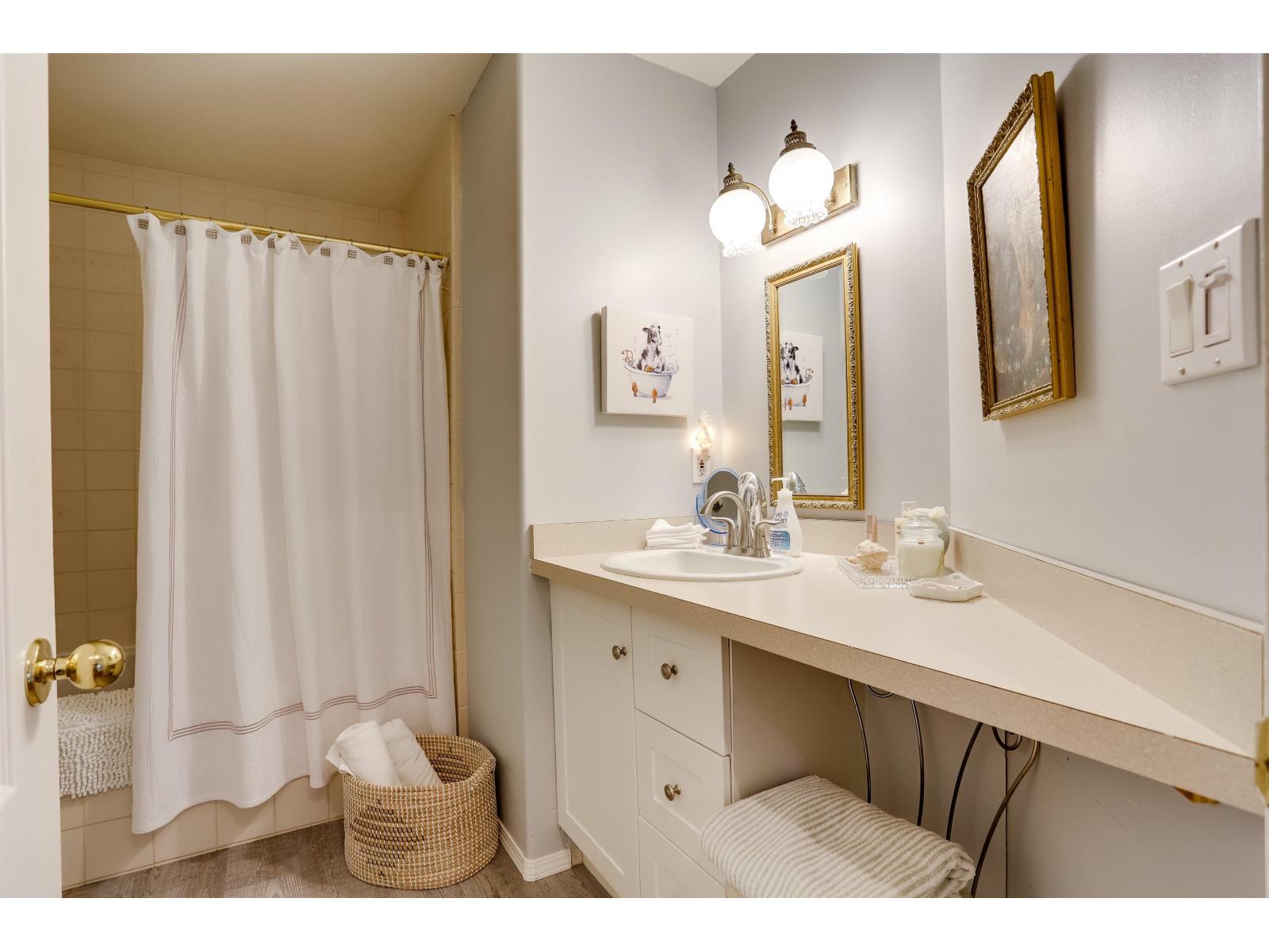 1881 160 STREET, Surrey