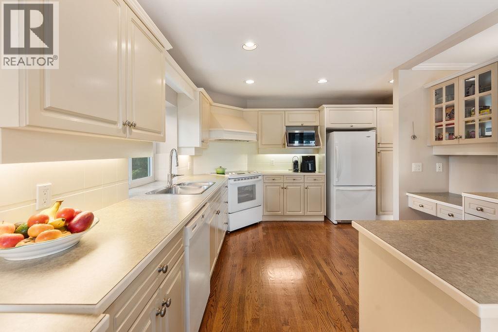 3901 BRAEMAR PLACE, North Vancouver