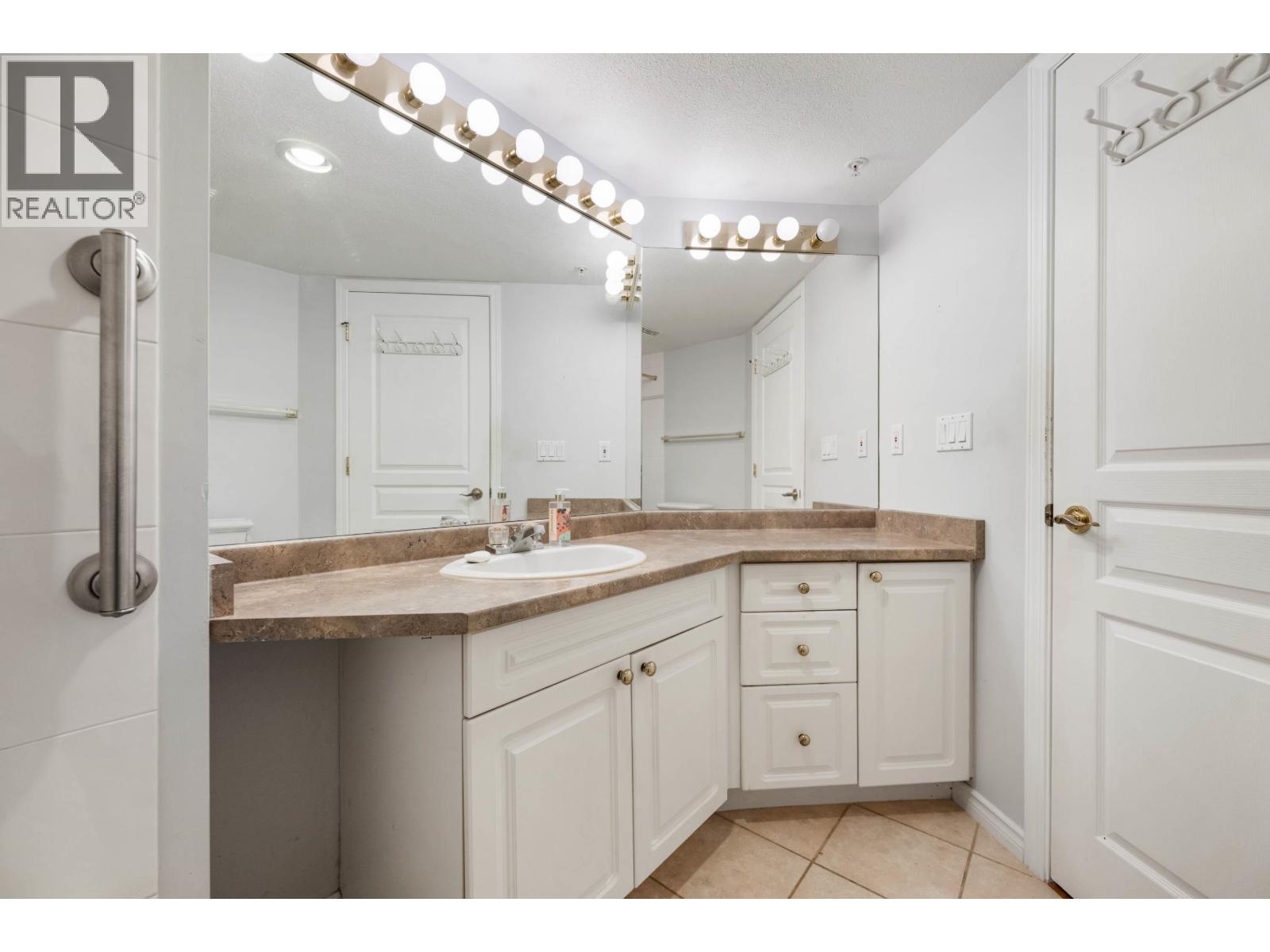 #209-4770 52A Street, Ladner