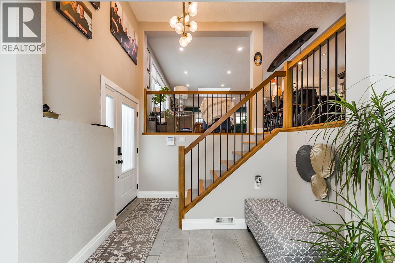 392 GREEN PLACE, Prince George