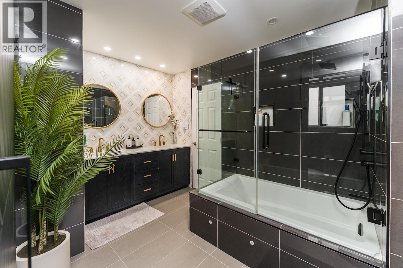 392 GREEN PLACE, Prince George