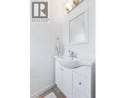 651 E 17th Avenue, Vancouver, BC V5V1B5 Photo 32