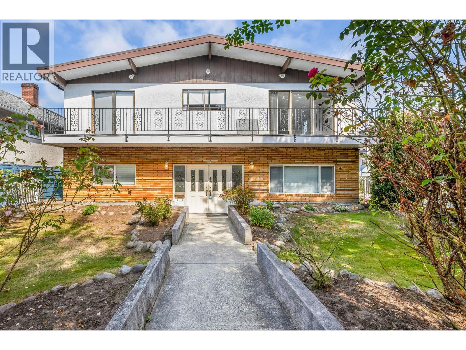 651 17TH Avenue - photo 2